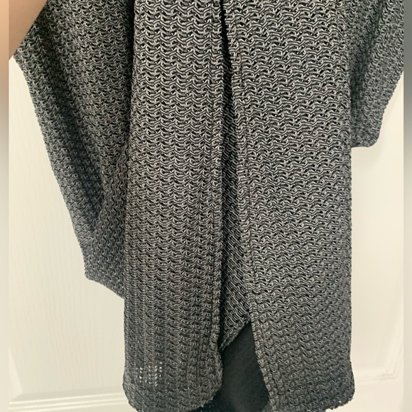 Cold water Creek - Size Medium- Buttons down front- Silt on each side. EUC - Picture 5 of 6